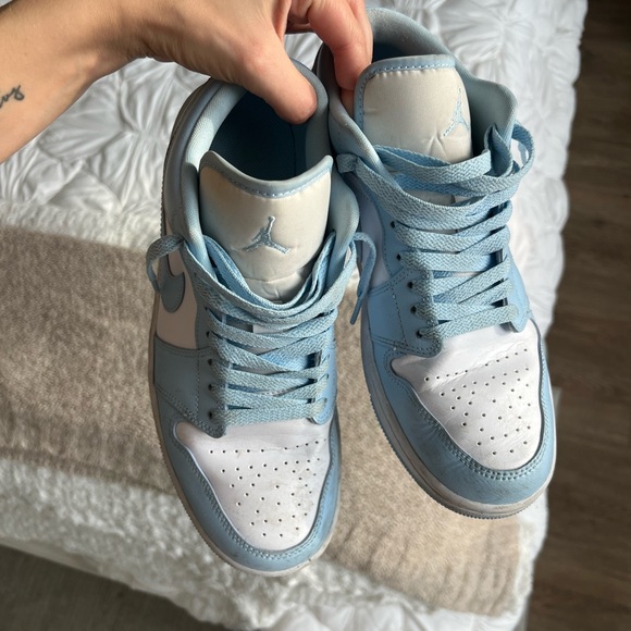 women’s air jordan’s ice blue size 10 - Picture 2 of 9